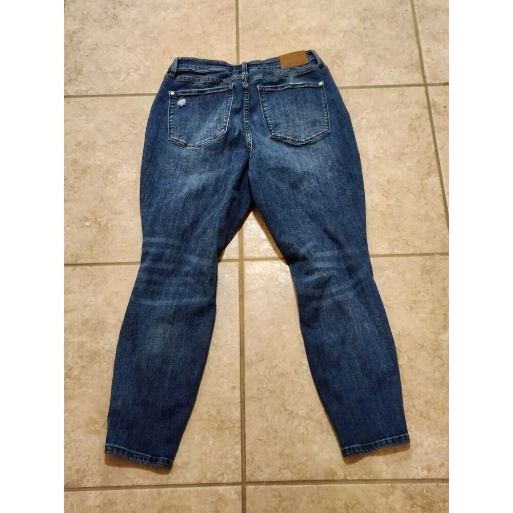 Judy Blue Los Angeles 14W MANUFACTURED DISTRESSED Straight Leg Jeans - Picture 2 of 8